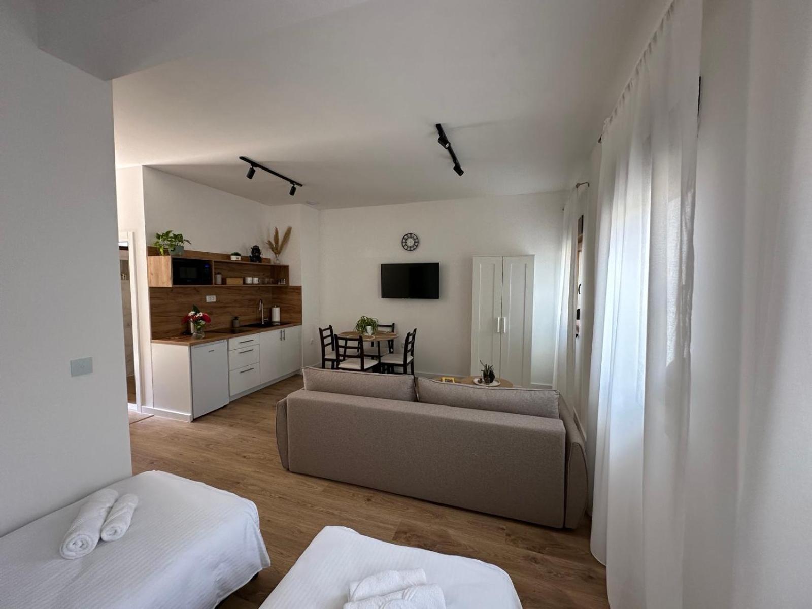 Studio Apartmani Izvor Благай Екстер'єр фото